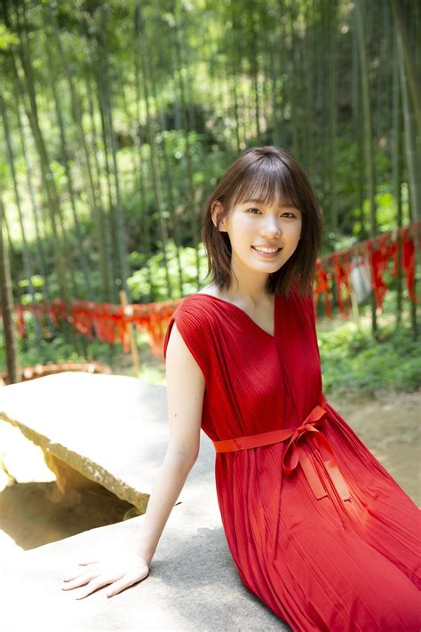 欅坂 エロ|欅坂46小池美波の水着・下着解禁！写真集エロ画像55枚